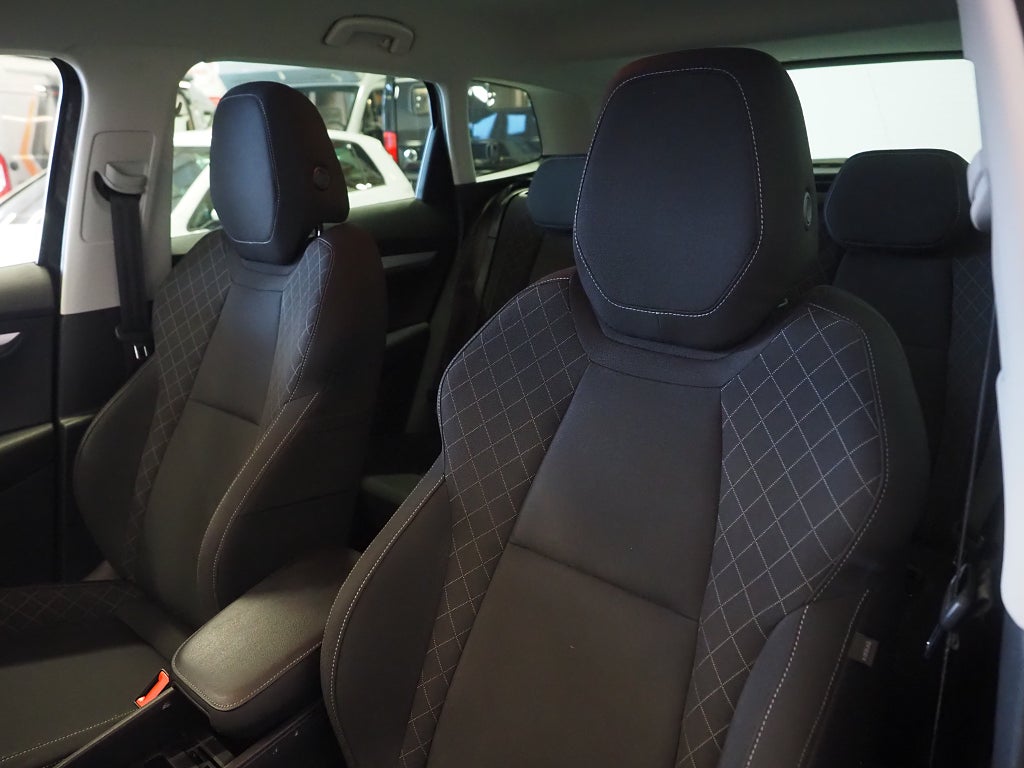 Skoda Karoq 1.0 TSI Ambition Euro 6 | P-Sensorer | Carplay | 2019