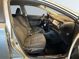 Toyota Auris 1.4 D-4D Life Motorvärmare/SoV/Fhåll/AC – bild 10