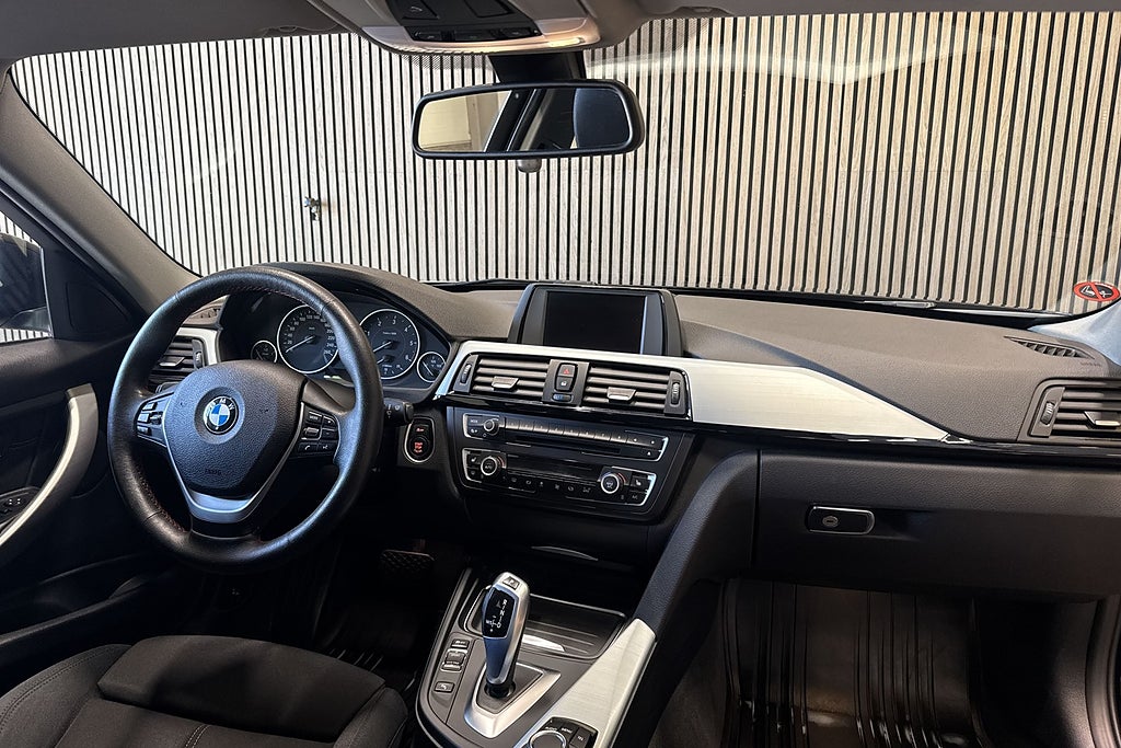 BMW 320D xDrive Sedan Steptronic Sport line
