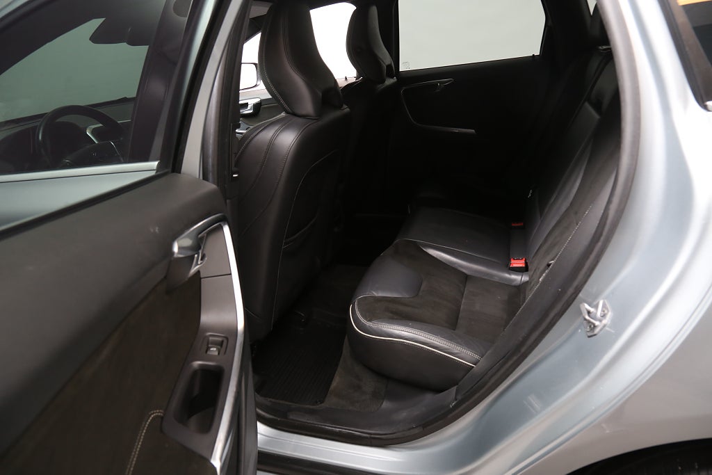 Volvo XC60 D4 181hk R-Design Business E II AWD Aut Dragkrok 2014