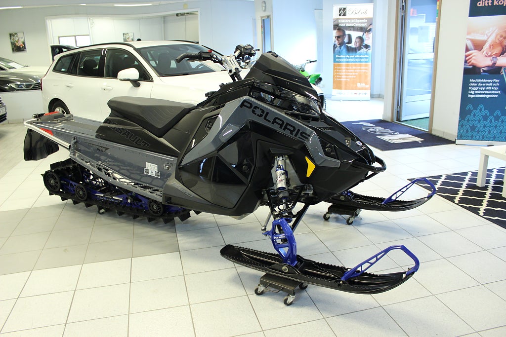 Polaris 850 Switchback Assault 146" Matryx 