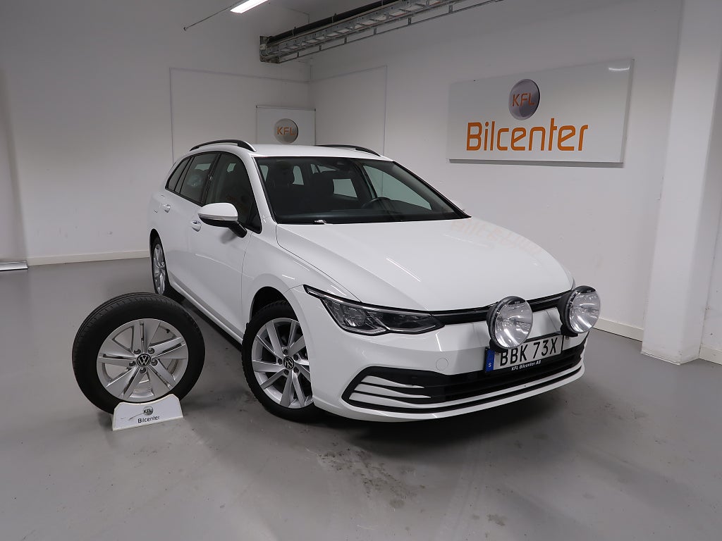 Volkswagen Golf *KFL 10 år 2,99%* 1.5 eTSI V-Däck ingår Cockpit-Motorvärmare-Car