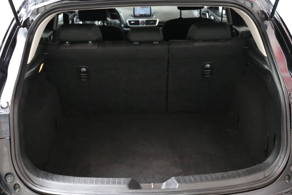 Mazda 3 2,0 SKYACTIV-G 120hk Aut 5D Navi P-sensorer 2013