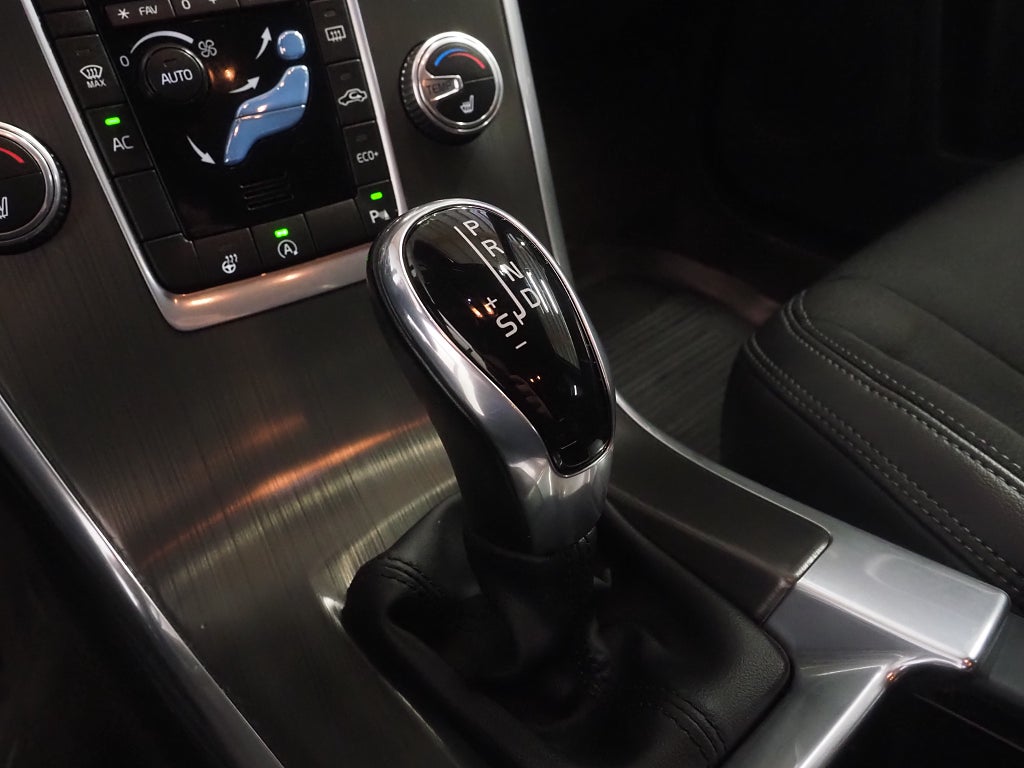 Volvo XC60 D4 190hk Geartronic Momentum Business E Drag D-Värm