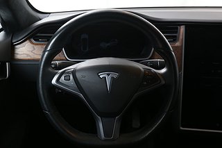 Halvkombi Tesla Model S 9 av 24