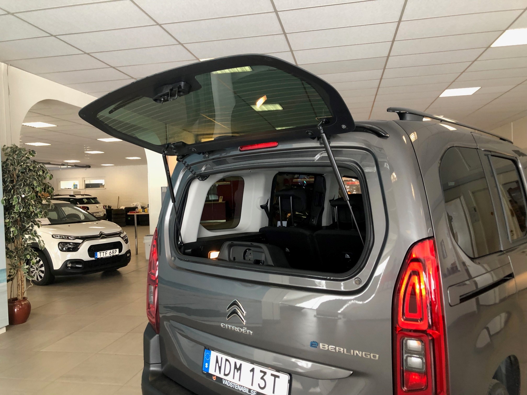 Citroen E-Berlingo Multispace Shine 2022, photo 4/38