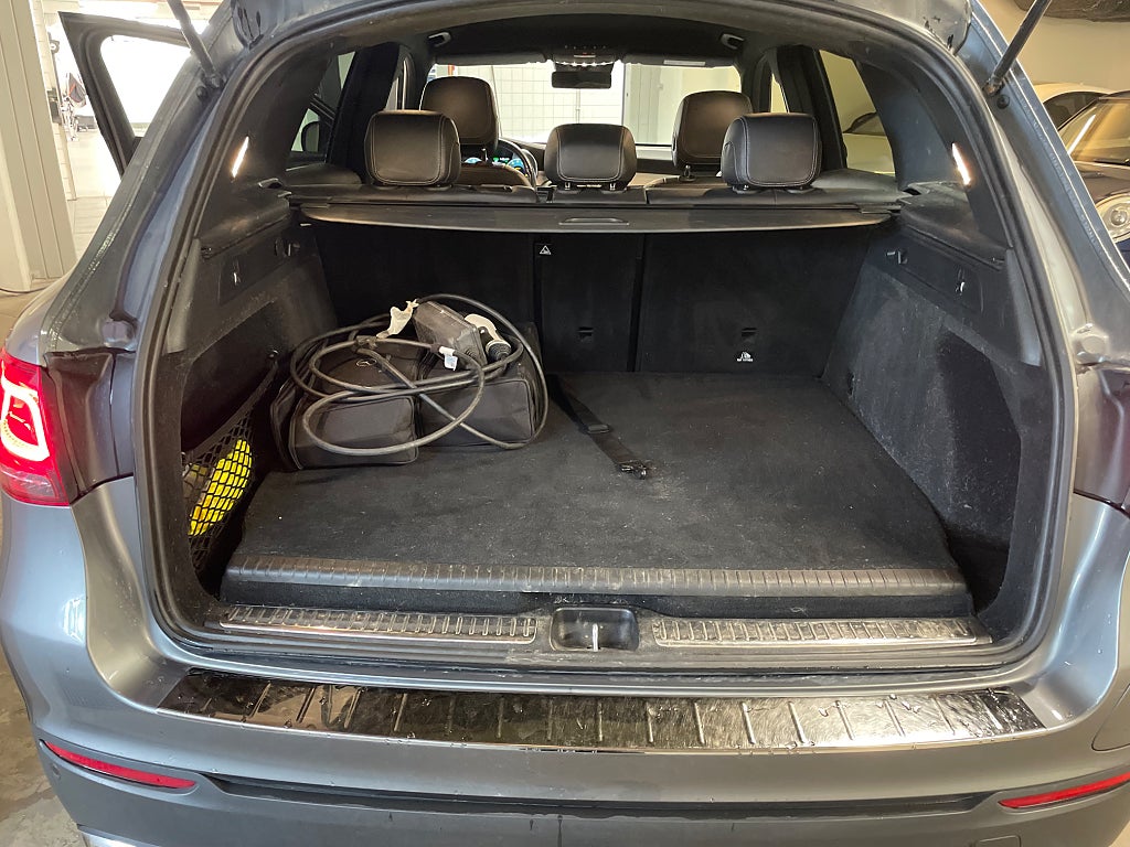 Mercedes-Benz GLC300 de 2021 - miniatyr 20