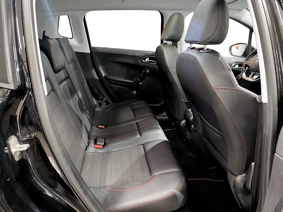 Bild på Peugeot 2008 GT 1.2 PT 110hk Aut - PANO, P-SENSORER BAK