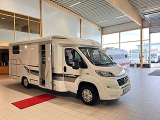Husbil-halvintegrerad Adria CORAL 600 SL 2 av 13