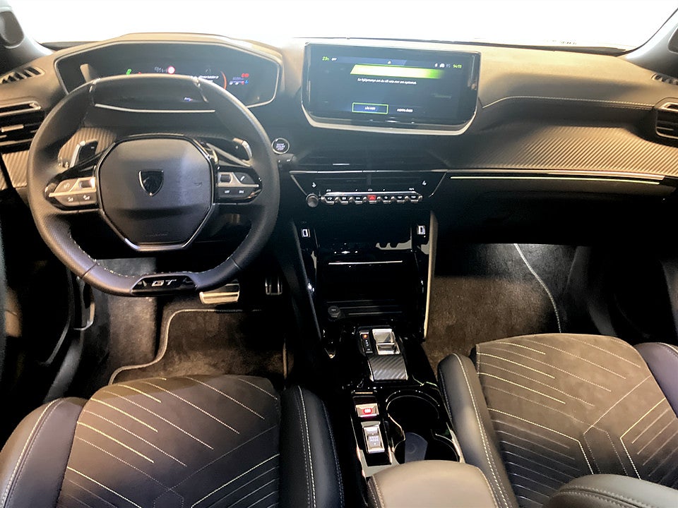 Bild på Peugeot 2008 GT 1.2 PT 130hk Aut B-KAMERA CARPLAY