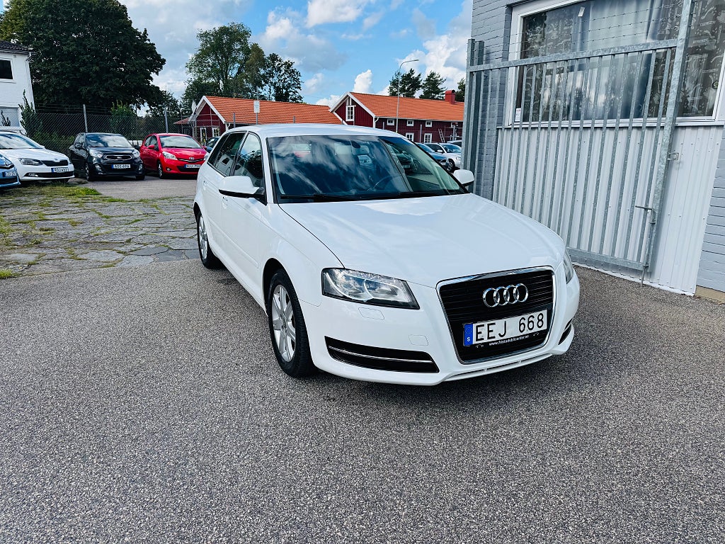 Audi A3 1.6 TDI 105HK SPORTBACK ATTRACTION / 12900Mil  