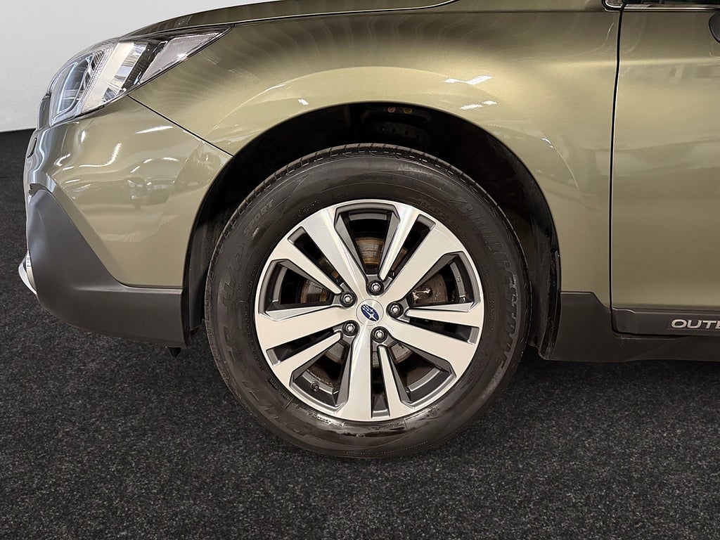 Subaru Outback 2.5 4WD Dragkrok Värmare Backkamera Navigation Rattvärm bild 14