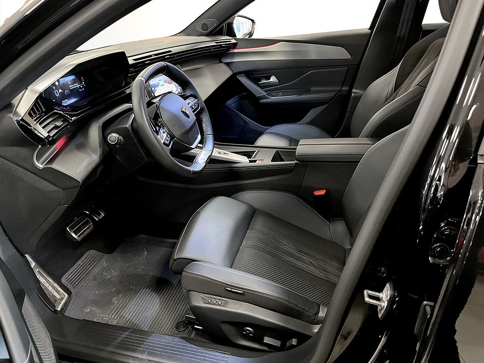 Bild på Peugeot 408 GT 1.2 PT 130hk Aut B-KAMERA CARPLAY
