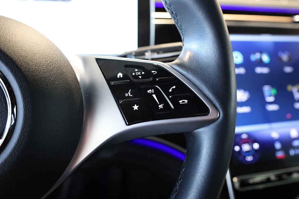 Mercedes-Benz EQE 300 89 kWh Electric Art Line  Navi Leasbar Kamera 2023