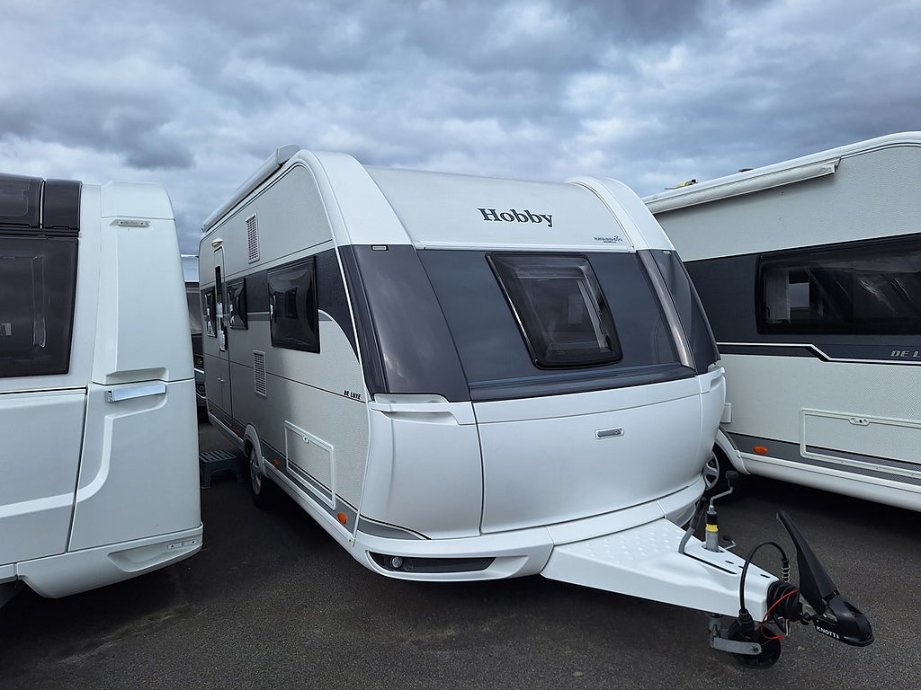 Hobby De Luxe 495 UL Långbädd, Mover, Boxmarkis