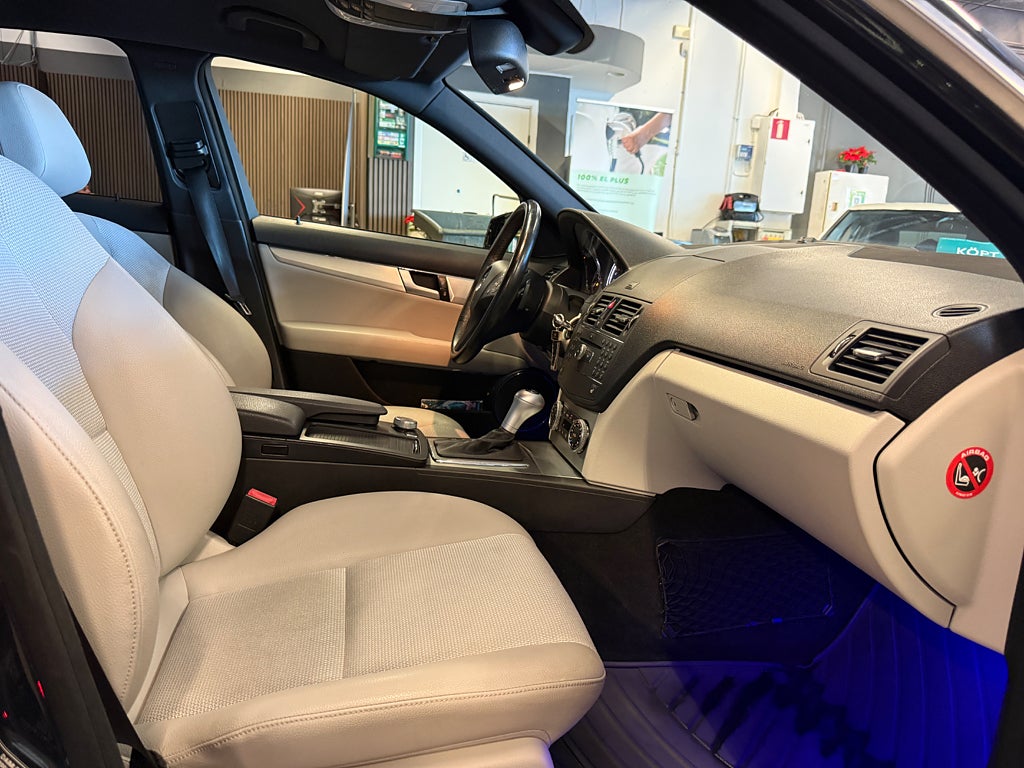 Mercedes-Benz C200 2009 - miniatyr 18
