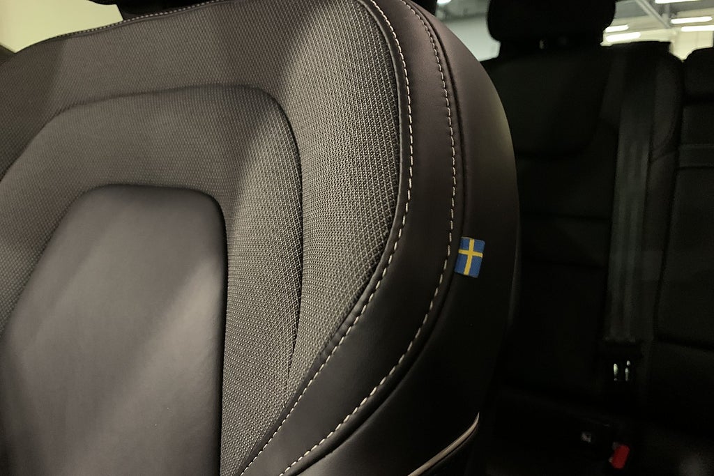 Volvo V60 Recharge T6 AWD 340hk R-Design |Navi|Kamera|Voc| 2022