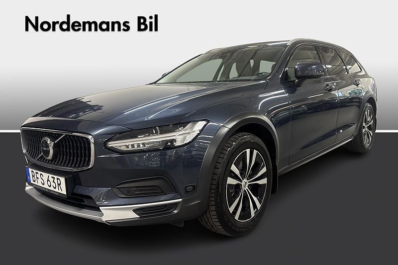 Volvo V90 Cross Country B4