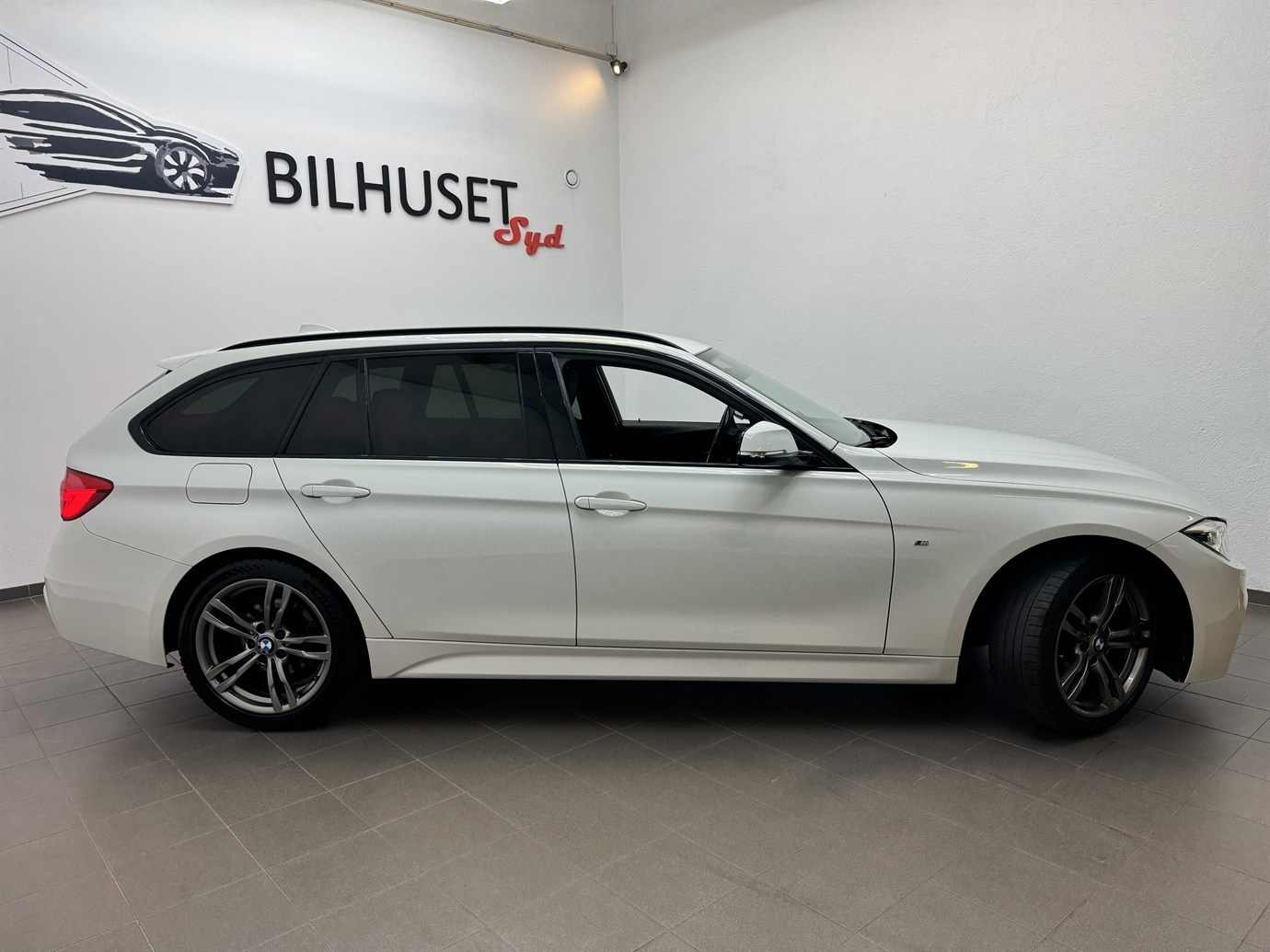 BMW 320 d xDrive 190hk M Sport 2017, bild 2/10