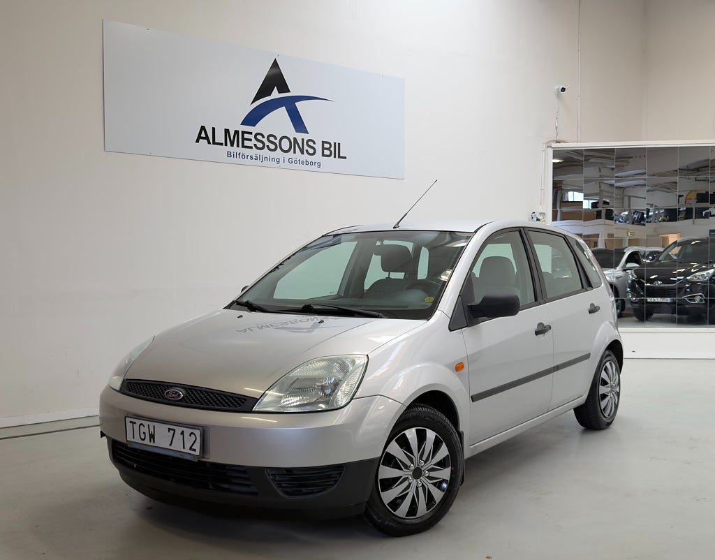 Ford Fiesta 5-dörrar 1.3 Besiktigad Ny Servad  Värmare