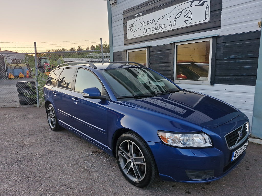 Volvo V50 2.0 D Powershift Momentum Euro 4&Nyservad&bes&KamremByt