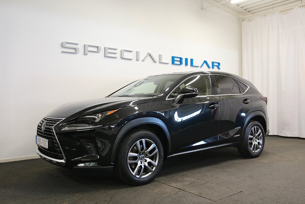 Lexus NX 300h AWD 2.5 AWD E-CVT Executive 