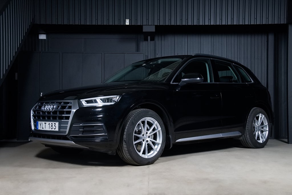 Audi Q5 2.0l TFSI quattro / Luftfjädring / Värmare / Drag 