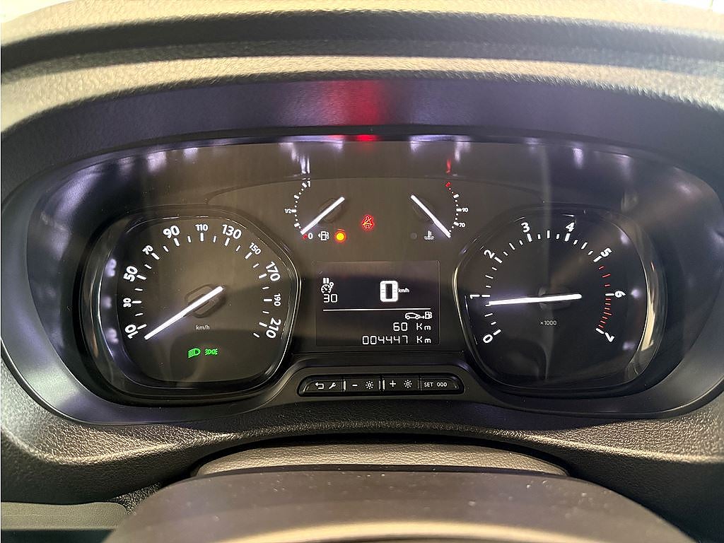 Bild på Opel Vivaro Business 2.0 BHDi 145hk L3 - B-KAMERA, DRAG