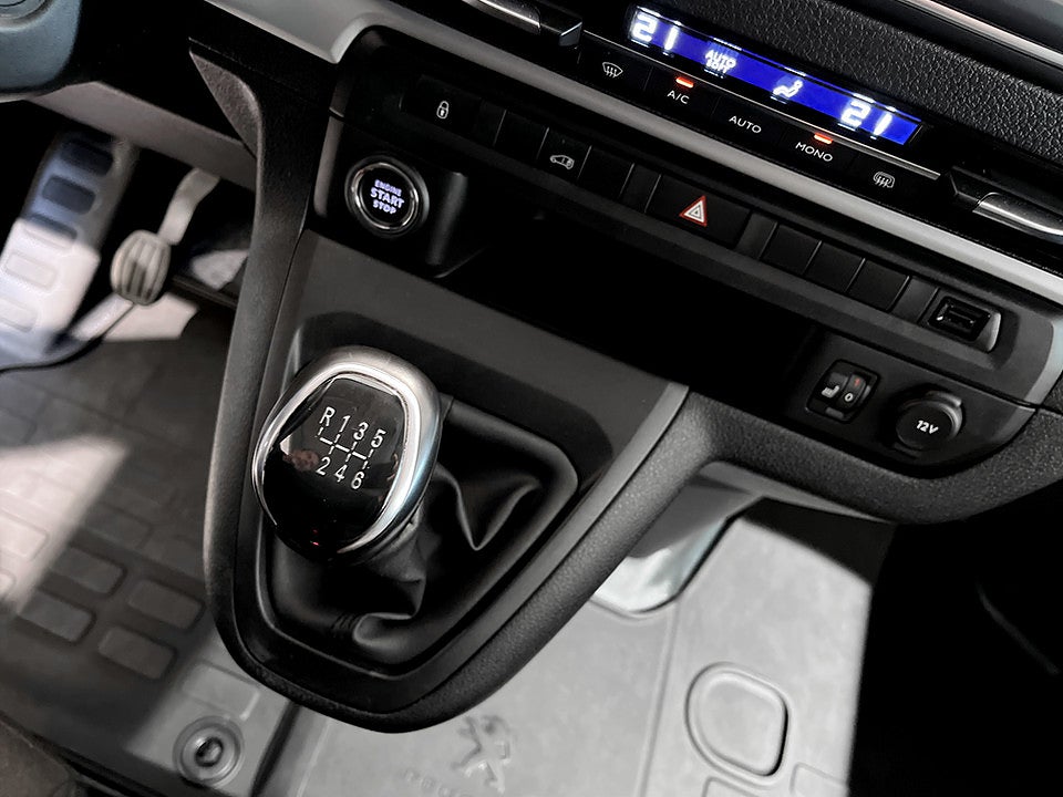 Bild på Peugeot Expert PRO+ 2,0 BHDi 145hk L2 P-SENSORER