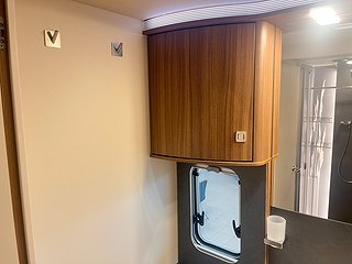 Husbil-integrerad Eura Mobil INTEGRA 760 HS 28 av 31
