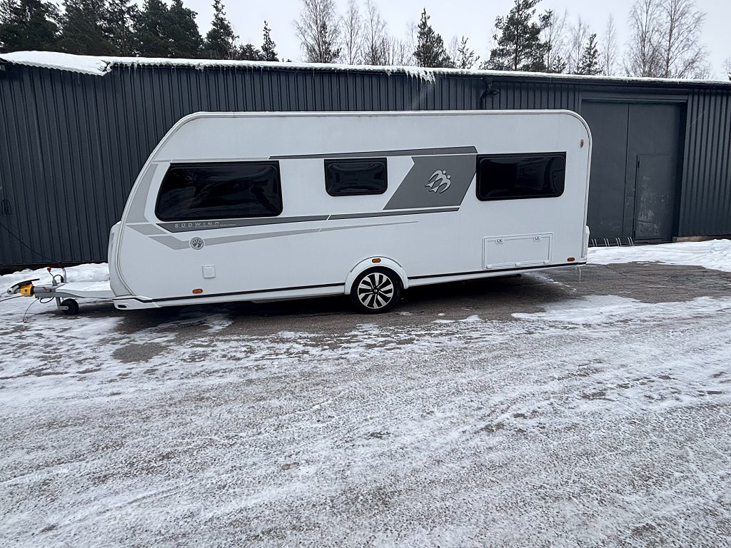 Knaus Südwind 580 UF Scandinavian Selection ALDE / 1995 kr/mån / 1 års
