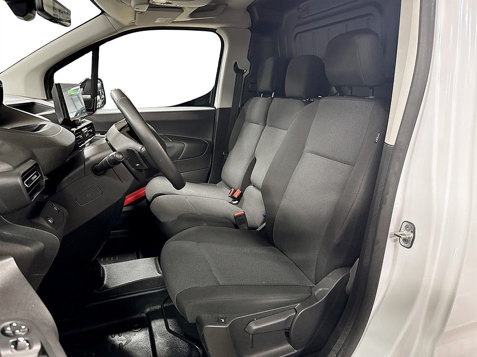Bild på Peugeot Partner 1.5 BHDi 130hk Aut L2 DRAG B-KAMERA RATTVÄRME