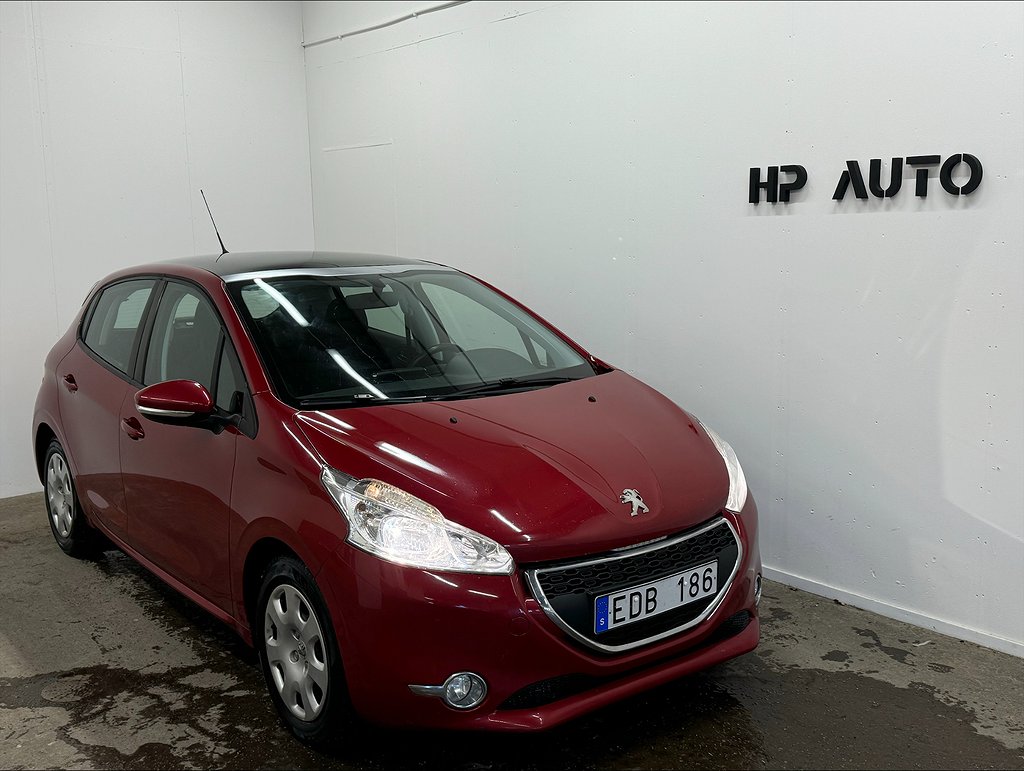 Peugeot 208 1.2 5-dr Active Pano M-värm Navi Dubbdäck