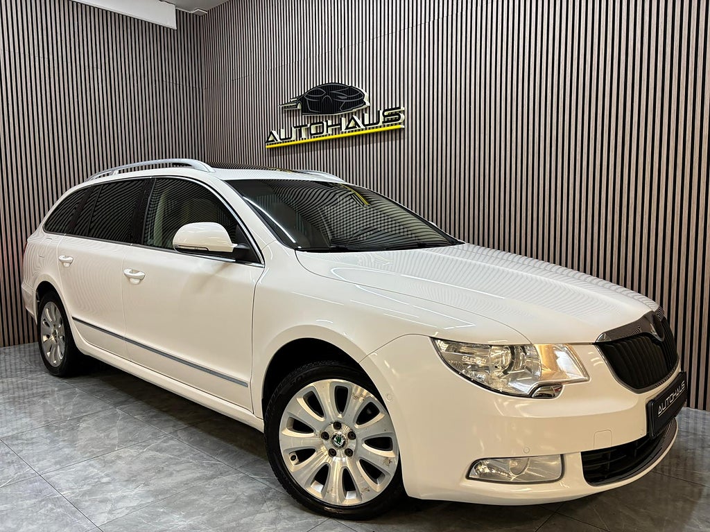 Skoda Superb Kombi 2.0 TDI 170hk DSG Läder Pano Webasto Drag 1,95%