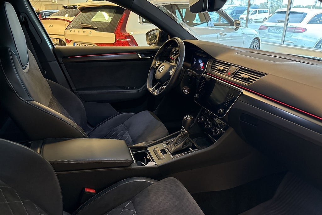 Skoda Superb Kombi 2.0 TDI 4x4 Business Sportline Drag Värmare Kamer miniatyr 17