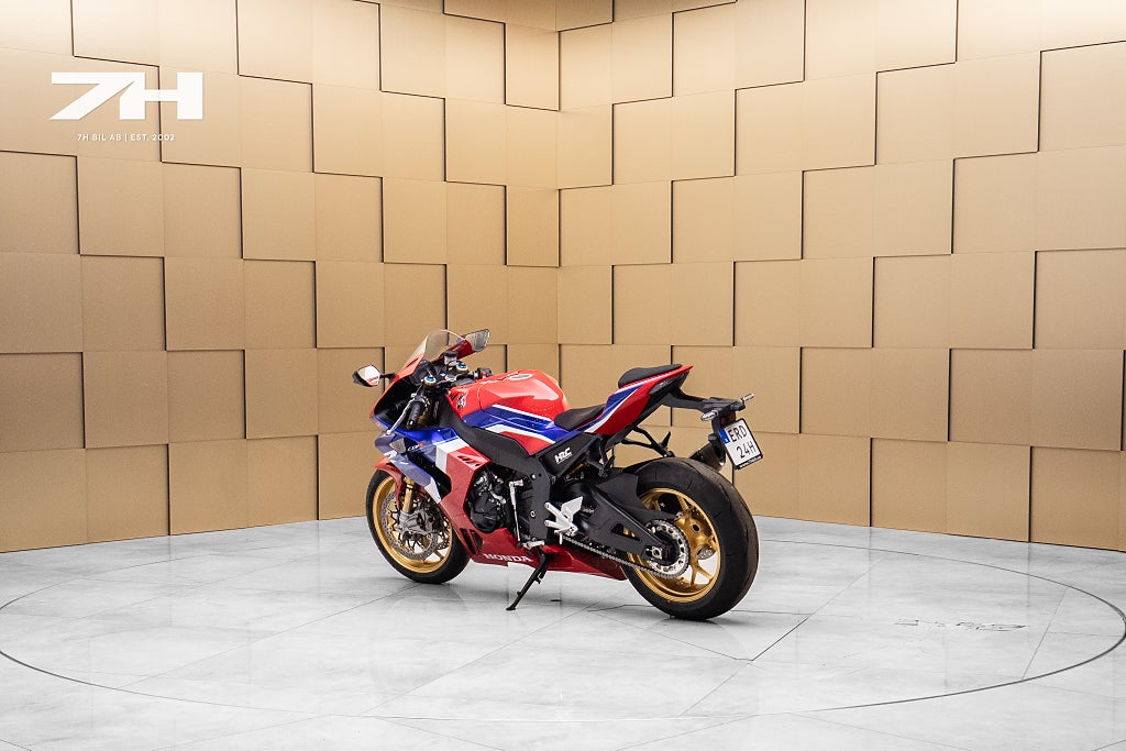 Honda CBR1000RR-R Fireblade SP 0 mil / Akrapovic / NRC Tail Tidy / Bre