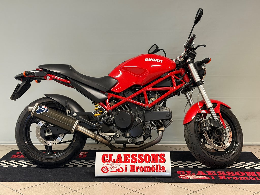 Ducati Monster 696 