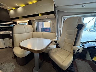 Husbil-integrerad Concorde Credo 840 L IVECO (170HK AUTOMAT) Långbädd! Stort badrum! ALDE! 6 av 26