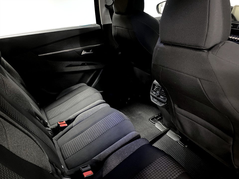 Bild på Peugeot 5008 Active 1.2 PT 130hk - 7-SITS, DRAG