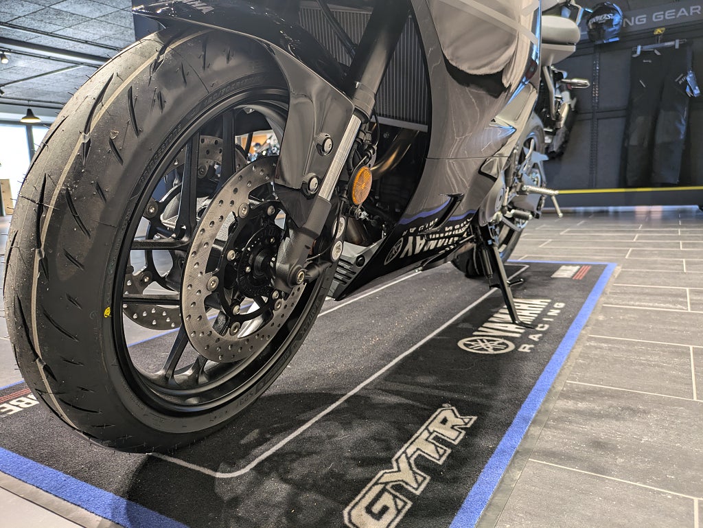 Yamaha YZF-R7 Tech Black / Räntekampanj 3,45% / Omgående lev!