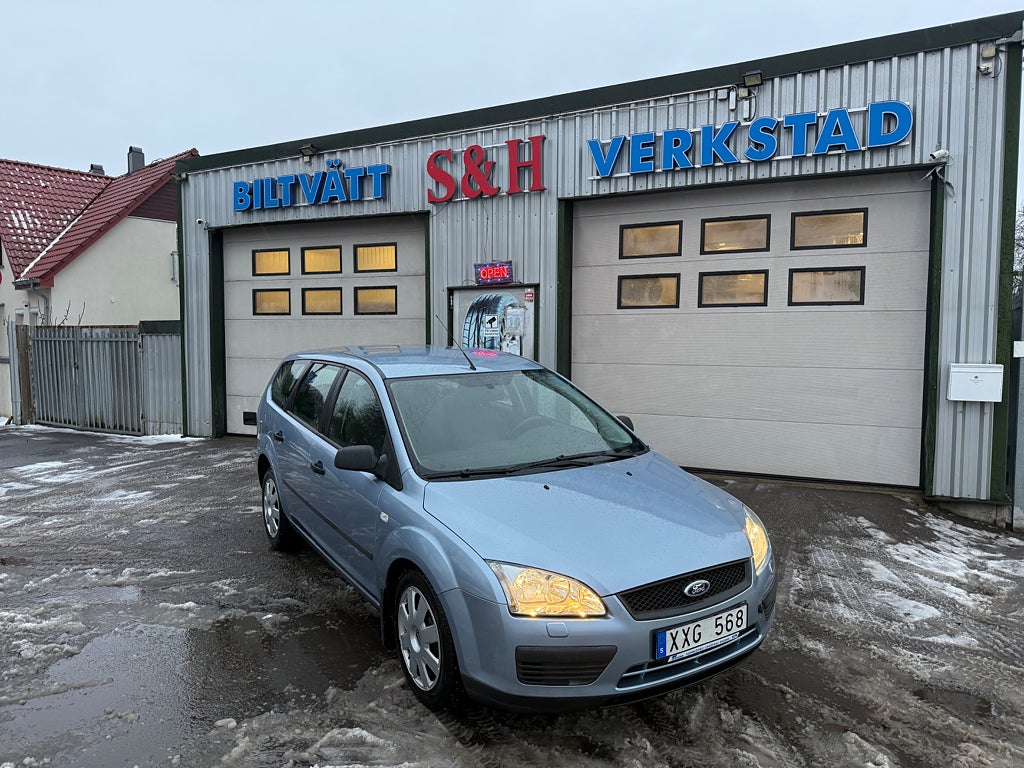 Ford Focus Kombi 2.0 Euro 4,Ny servad,  kamkedja,  lågmil 