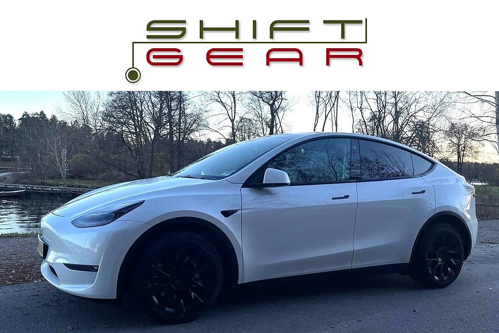 Tesla Model Y Long Range AWD MOMS /VAT 1 ägare 20" Induction