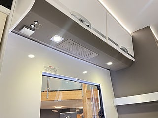 Husbil-alkov Adria CORAL XL 670 DK 18 av 29