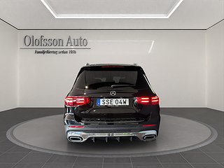 SUV Mercedes-Benz GLB 4 av 10