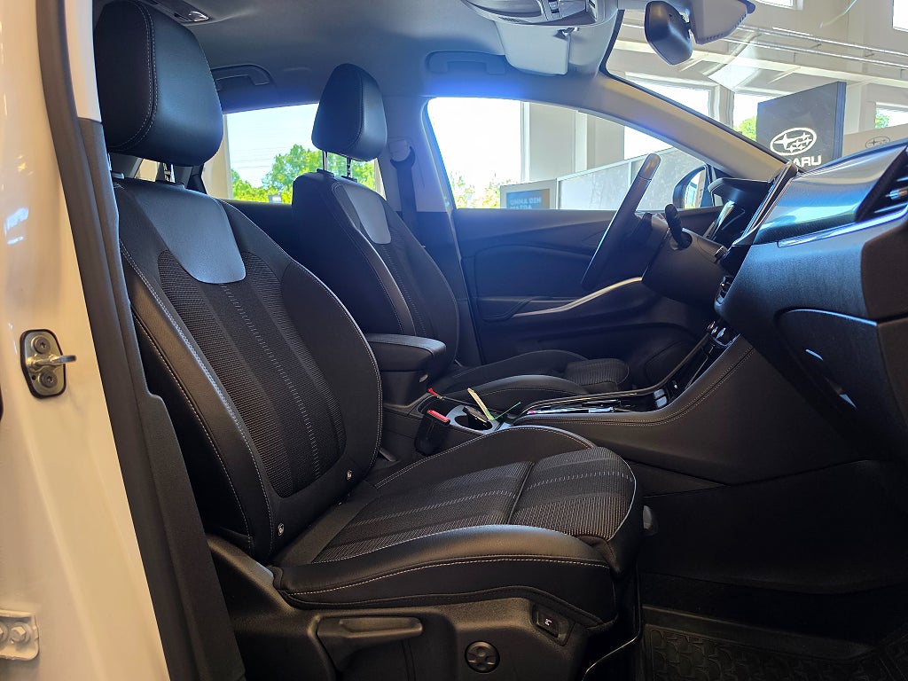 Opel Grandland X 1.2 Turbo 130hk GS Line 0kr insats 3,45% ränta/Drag/