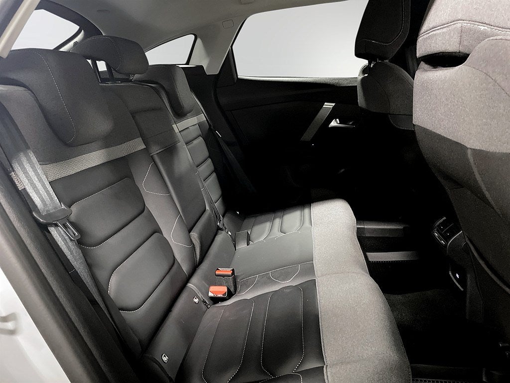 Bild på Citroën C4 Shine 1.2 PT 130hk Aut - 360-KAMERA, CARPLAY