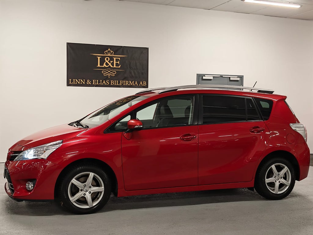 Toyota Verso 1.6Executive 1ÅRGARANTI/KAMERA/KAMKEDJA/7SITS/FULLSERVAD/S-VHJUL