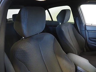 Sedan BMW 330e 11 av 21