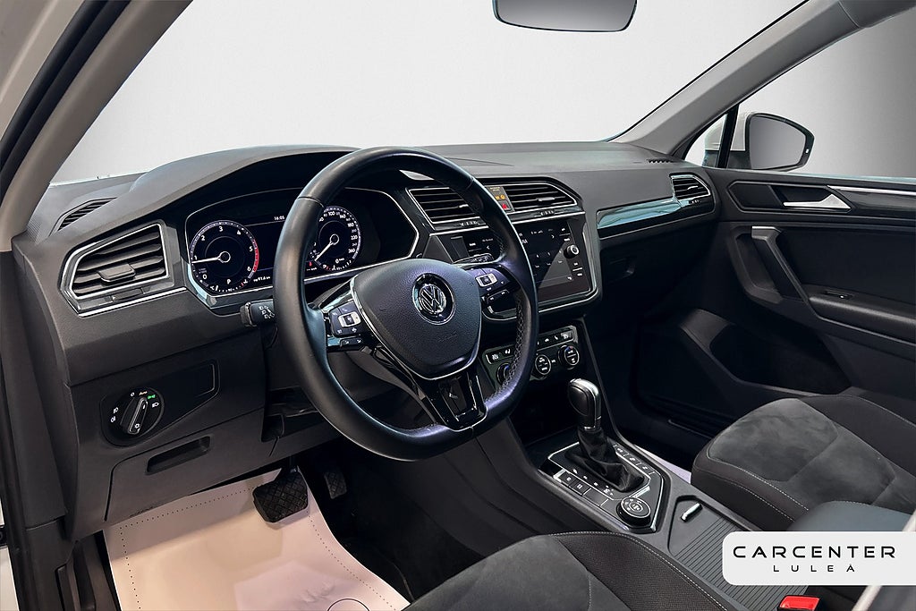 Volkswagen Tiguan 2.0 TDI 4M R-Line Cockpit/Kamera/Drag/Värmare 8930Mil