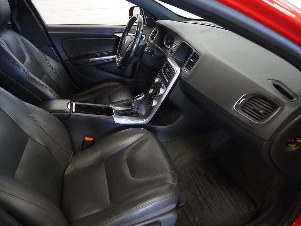 Volvo V60 Cross Country D4 Geartronic 190hk Summum Värmare Skinn P-Sen 2017